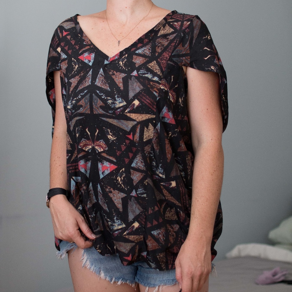 Volcom eclectic geometric abstract blouse top